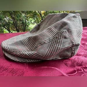 NWT Men’s L/XL khaki with red stripe newsboy hat